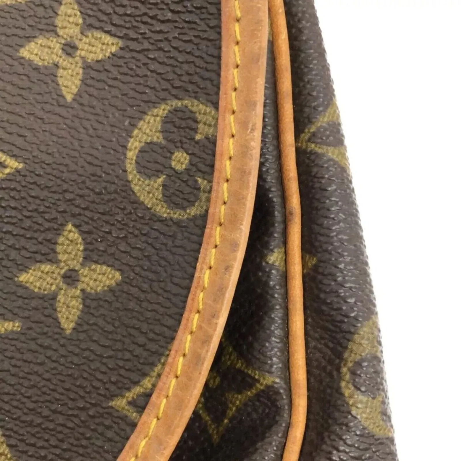 100% Authentic LOUIS VUITTON Saumur 35  Brown Monogram Shoulder Bag