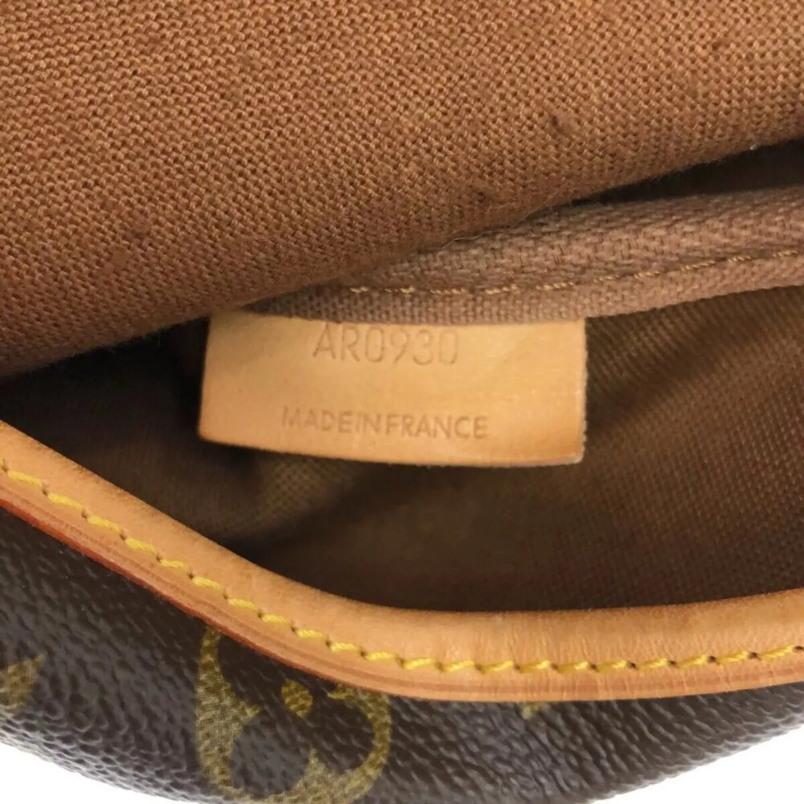 100% Authentic LOUIS VUITTON Saumur 35  Brown Monogram Shoulder Bag
