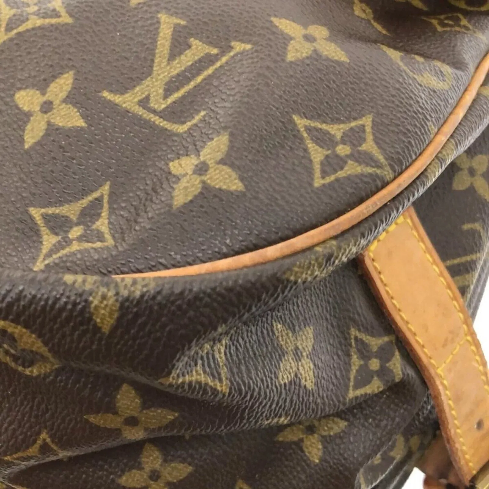 100% Authentic LOUIS VUITTON Saumur 35  Brown Monogram Shoulder Bag