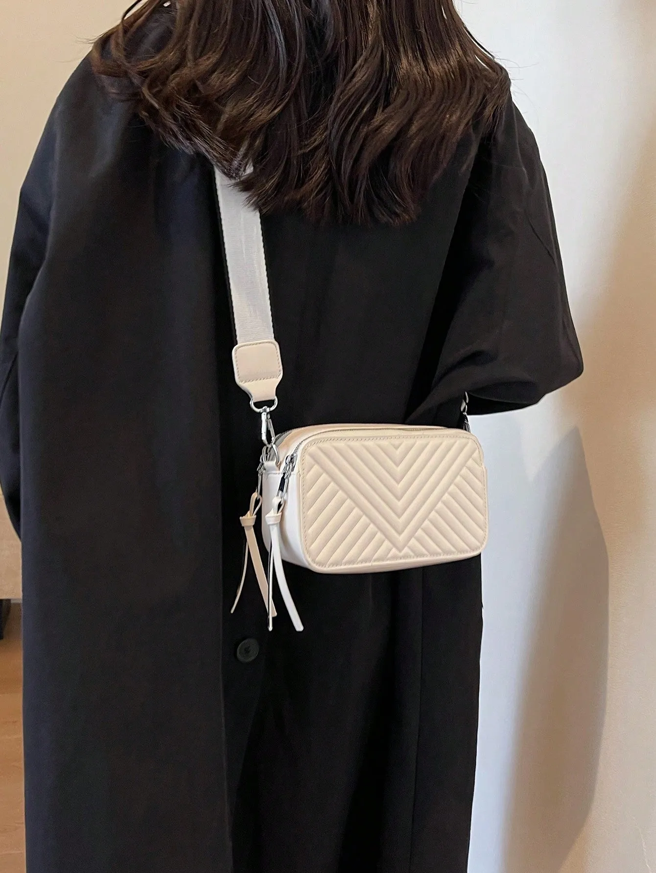 1pc Solid Color With Pu Fabric & Wide Shoulder Strap Shoulder Bag