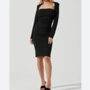 Astr The Label Volume Shoulder Long Sleeve Ruched Bodycon Dress SZ Large…