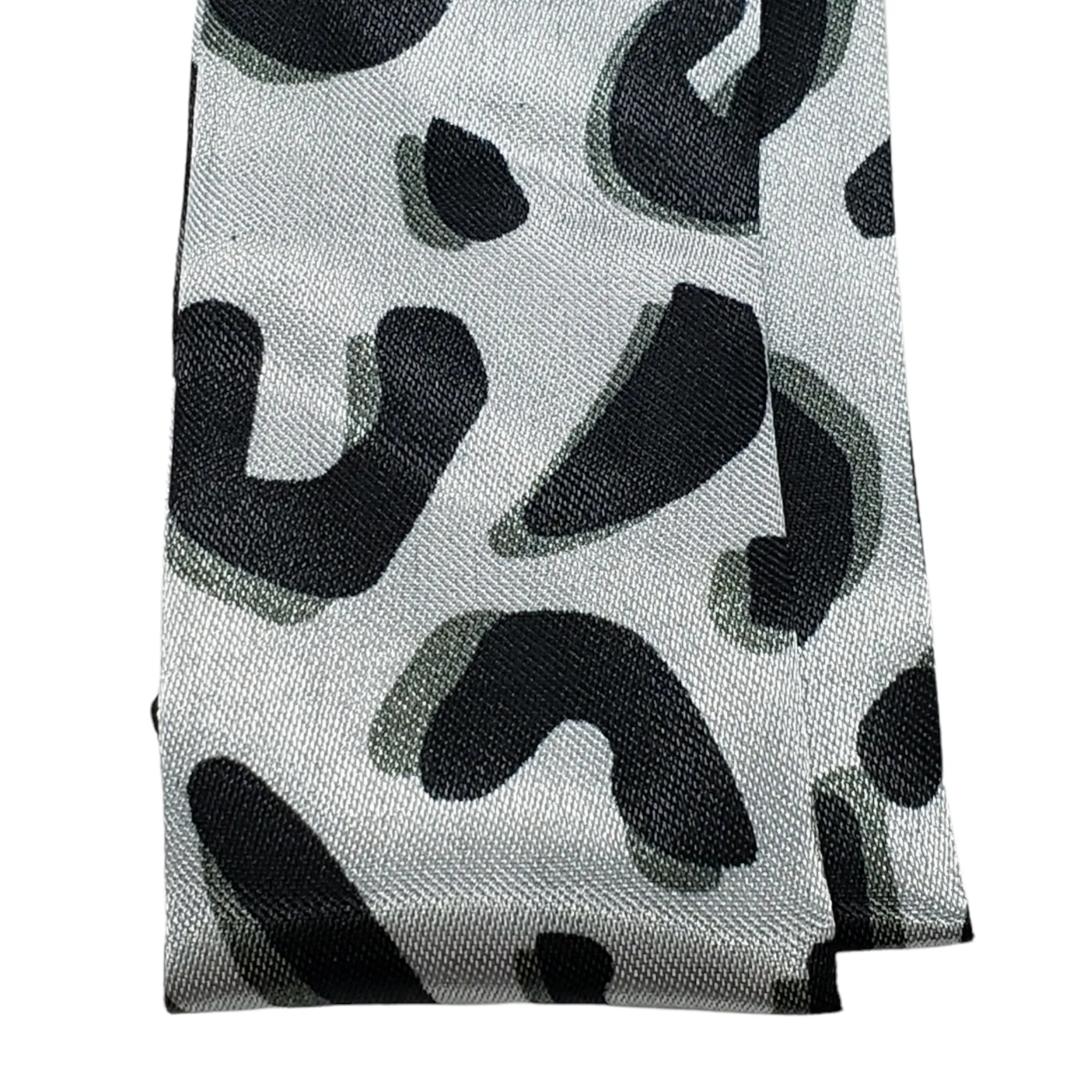 BT Silky Edge Laying Scarf
