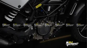 Carbon Fiber Clutch Cover Protector Pro (Right Side Only) Husqvarna Vitpilen 250/Svartpilen 250