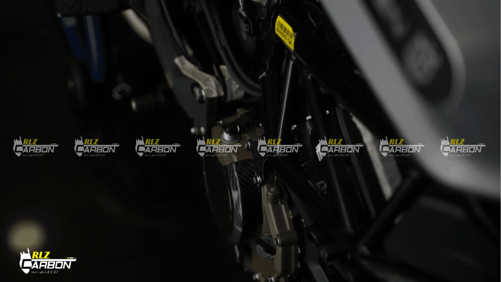 Carbon Fiber Clutch Cover Protector Pro (Right Side Only) Husqvarna Vitpilen 250/Svartpilen 250