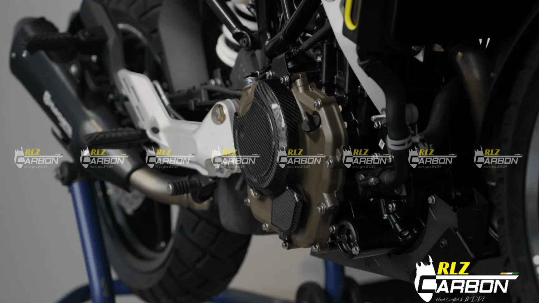 Carbon Fiber Clutch Cover Protector Pro (Right Side Only) Husqvarna Vitpilen 250/Svartpilen 250