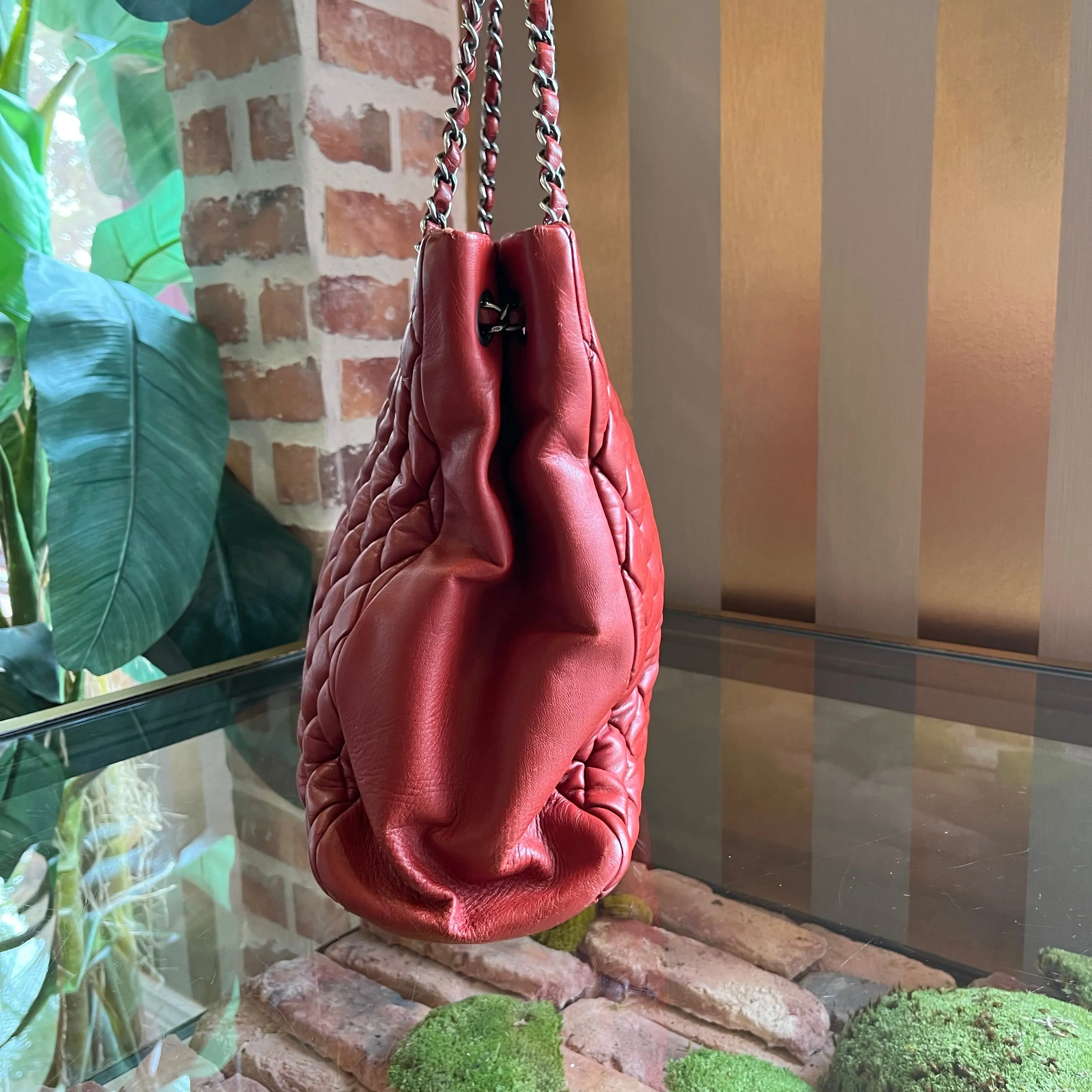 CHANEL New Bubble Red Lambskin Leather Tote TS3910