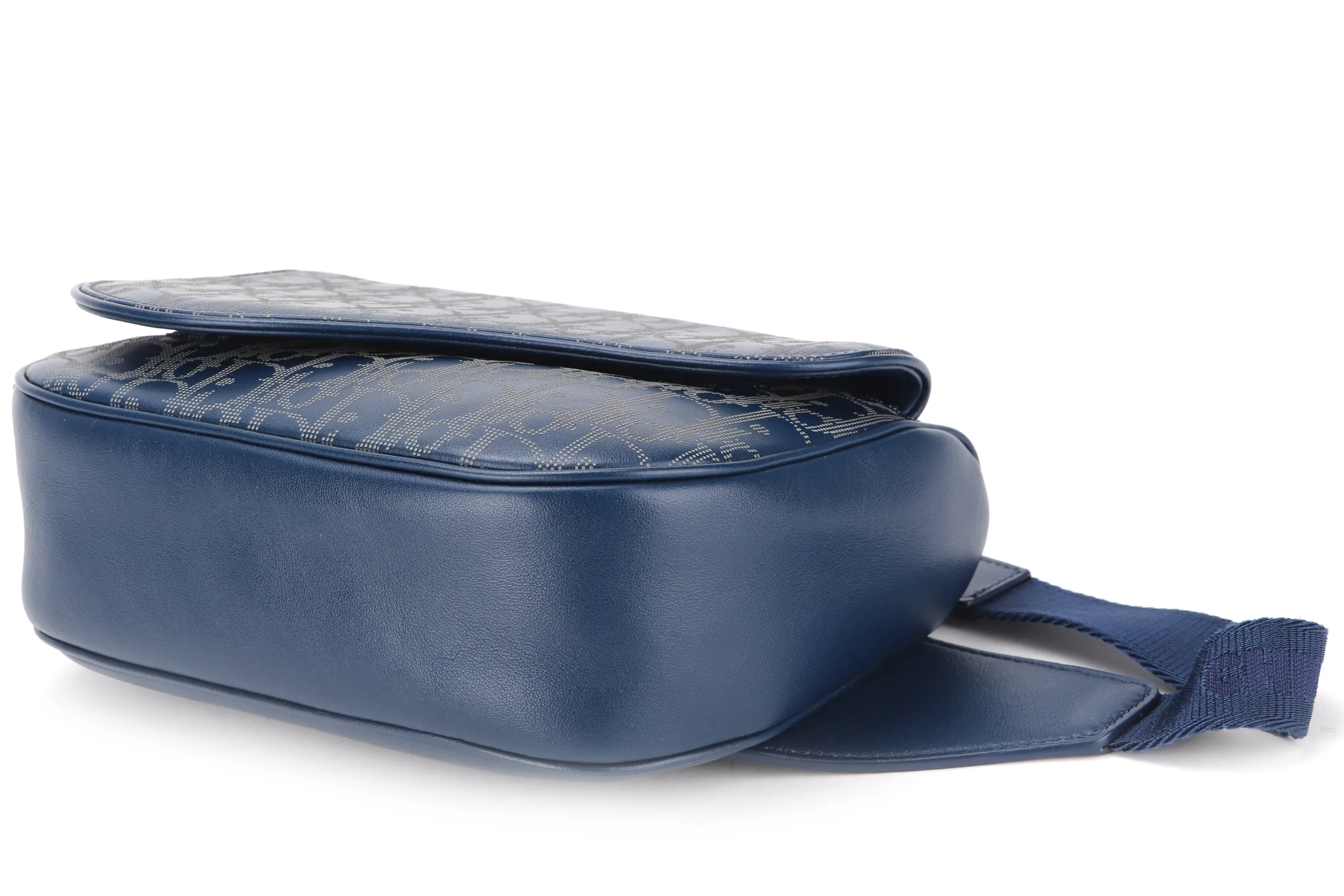 CHRISTIAN DIOR WORLD TOUR SADDLE BELT BAG (21BO.0241) DIOR HOMME OBLIQUE MONOGRAM & SGN NAVY BLUE GALAXY CALF LEATHER BRUSH SILVER HARDWARE, WITH DUST COVER