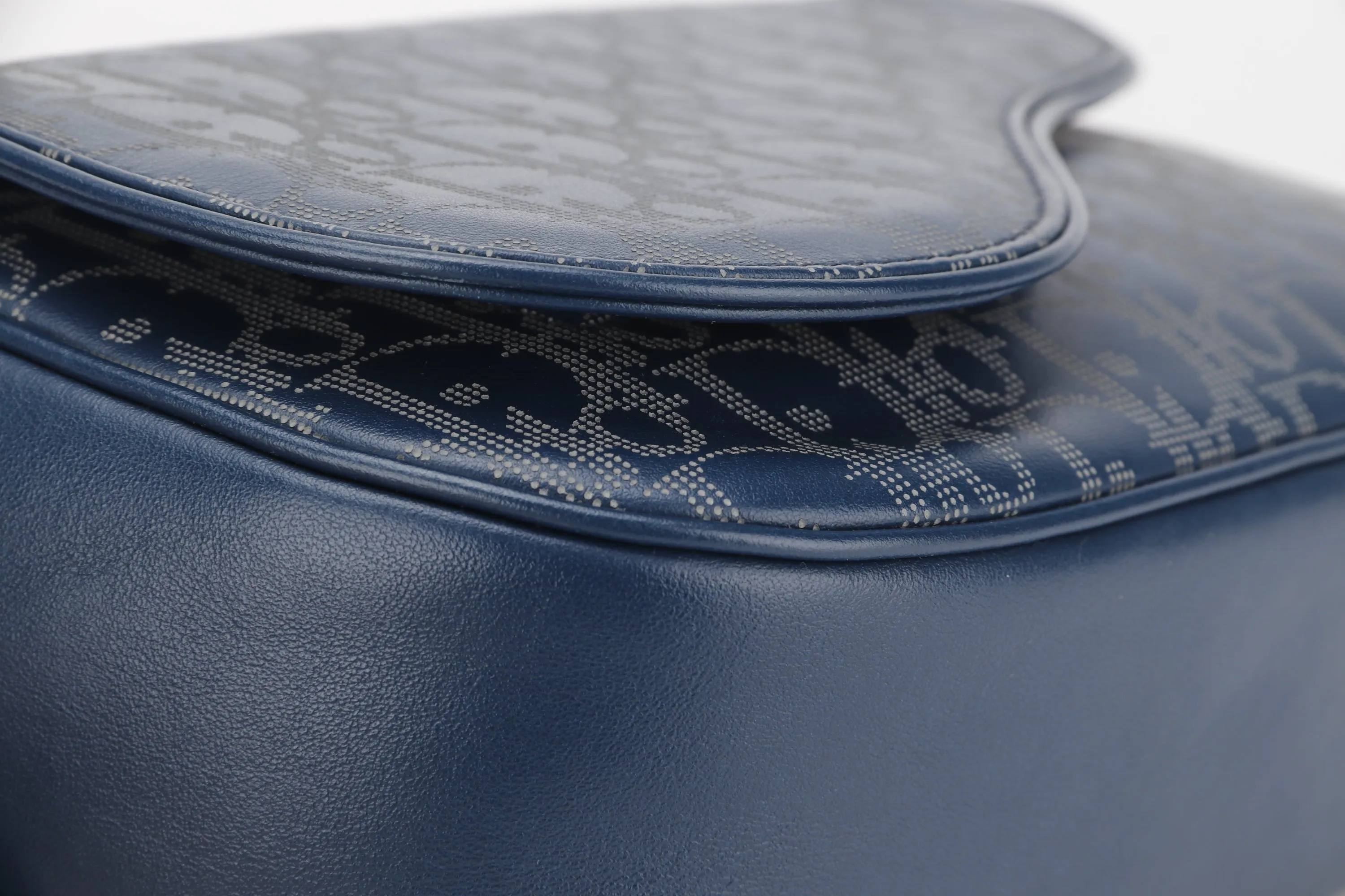CHRISTIAN DIOR WORLD TOUR SADDLE BELT BAG (21BO.0241) DIOR HOMME OBLIQUE MONOGRAM & SGN NAVY BLUE GALAXY CALF LEATHER BRUSH SILVER HARDWARE, WITH DUST COVER
