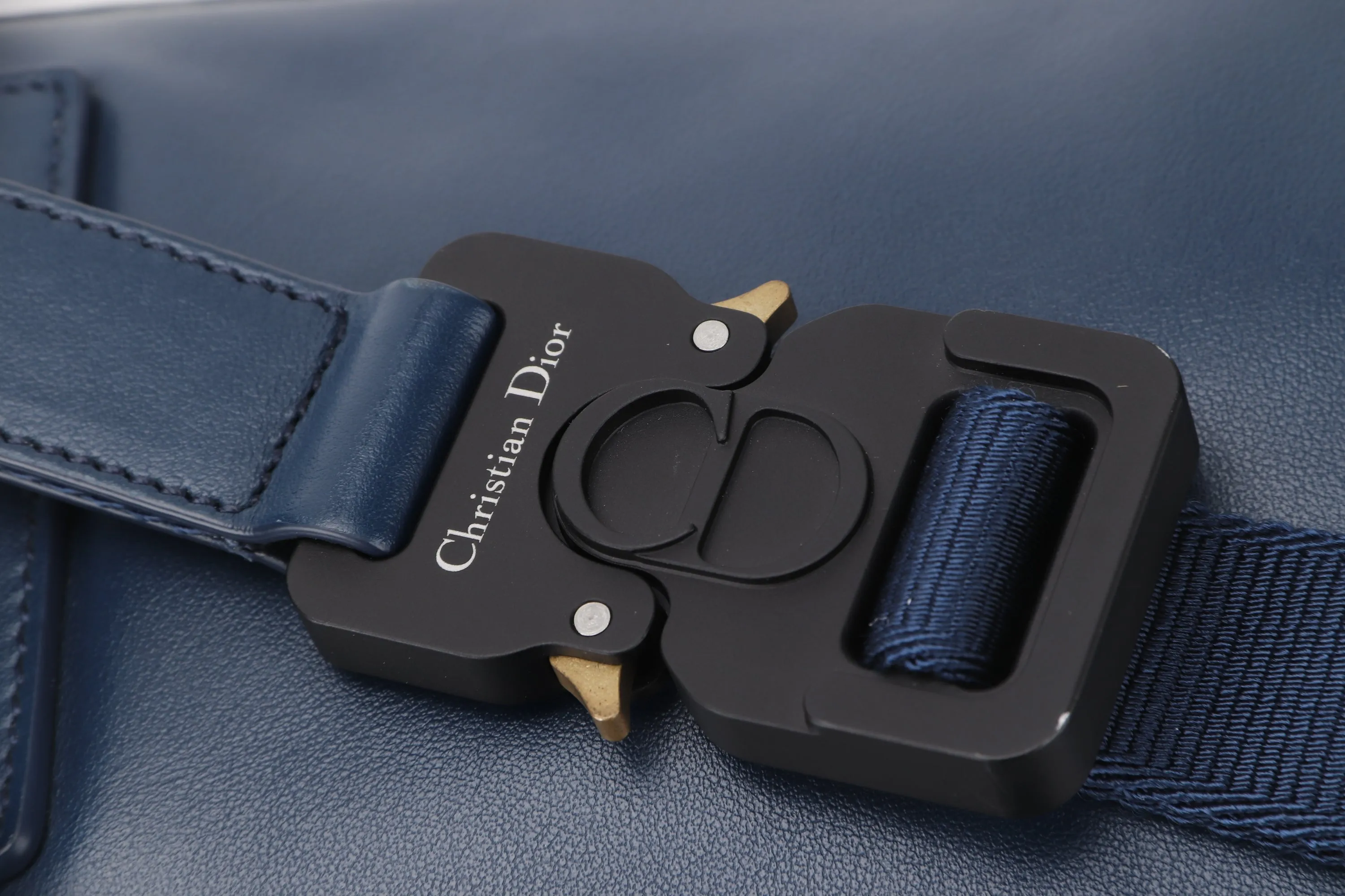 CHRISTIAN DIOR WORLD TOUR SADDLE BELT BAG (21BO.0241) DIOR HOMME OBLIQUE MONOGRAM & SGN NAVY BLUE GALAXY CALF LEATHER BRUSH SILVER HARDWARE, WITH DUST COVER