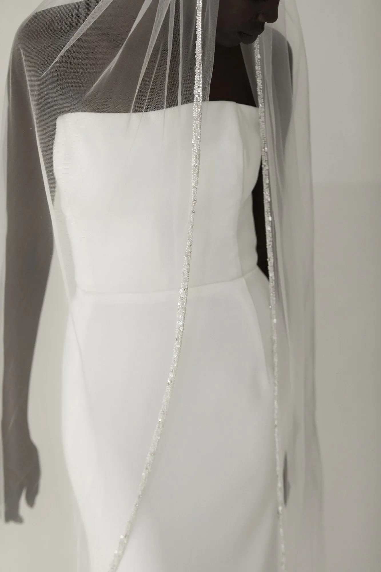 Clara Edge Veil