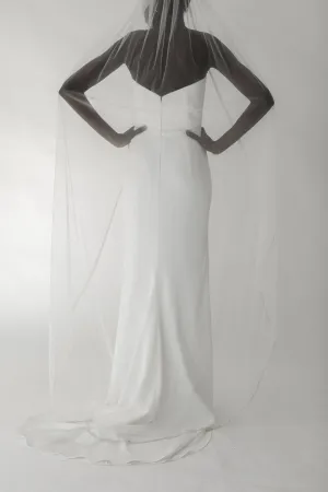 Clara Edge Veil
