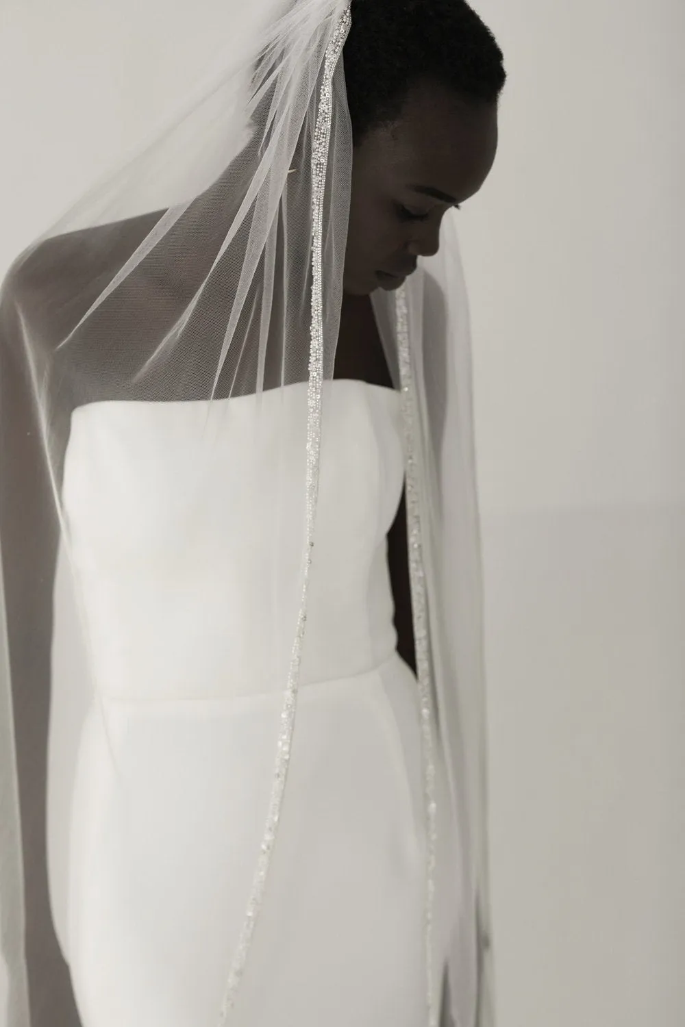 Clara Edge Veil