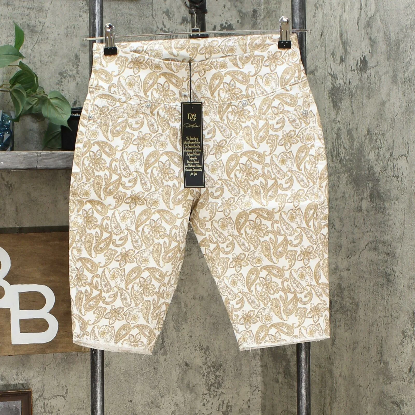 DG2 by Diane Gilman Women's Petite Classic Stretch Pull On Bermuda Shorts