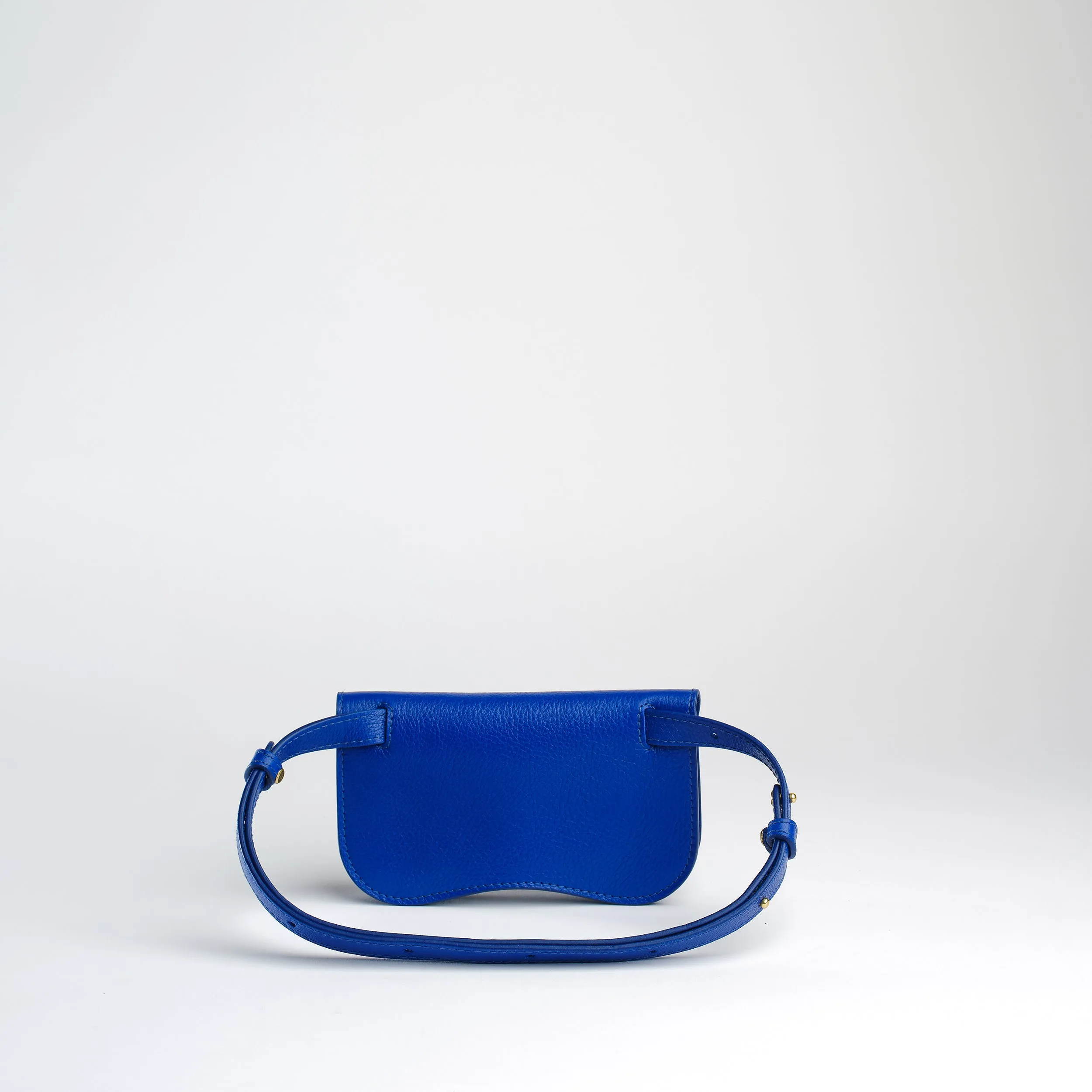 Faba in Ultramarine