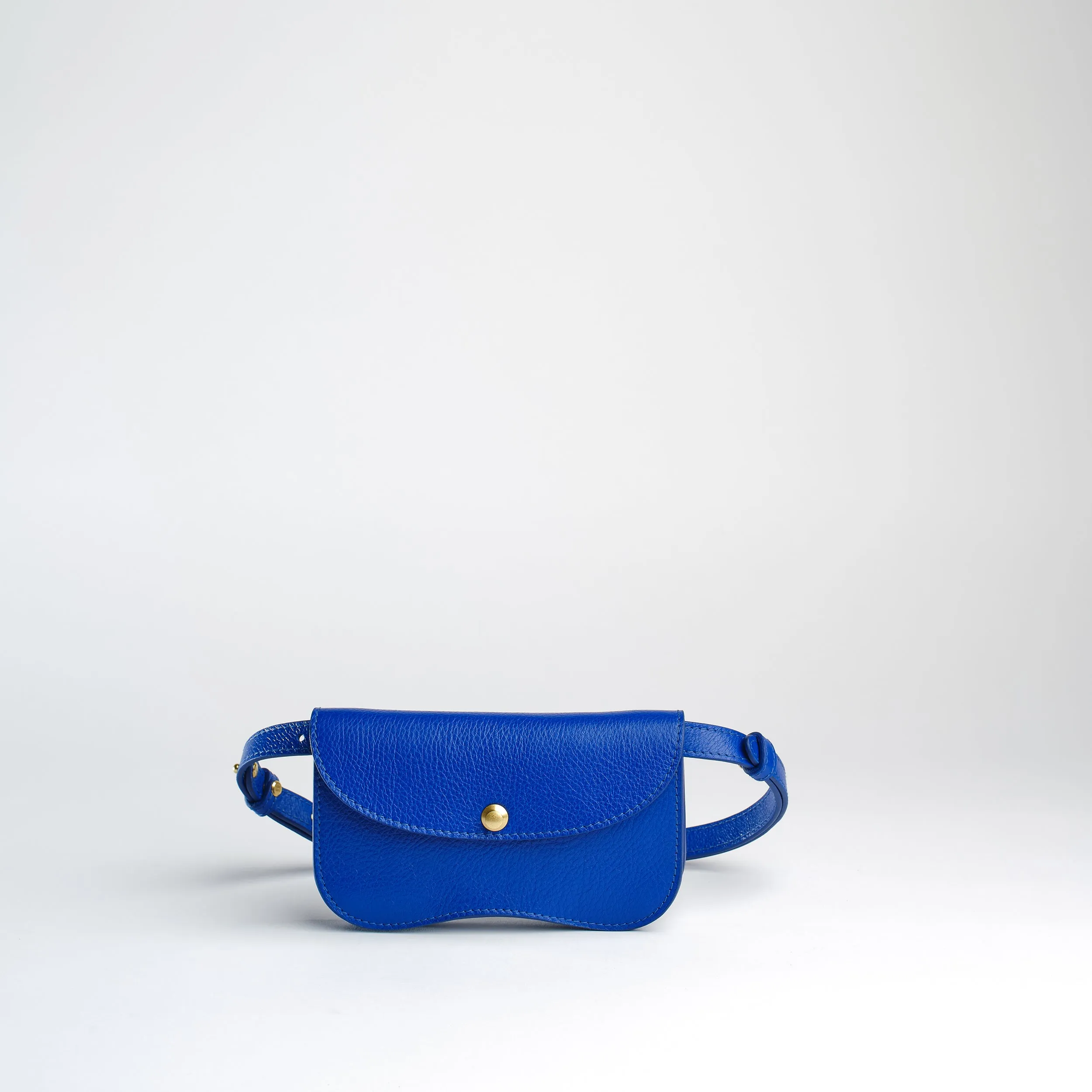 Faba in Ultramarine