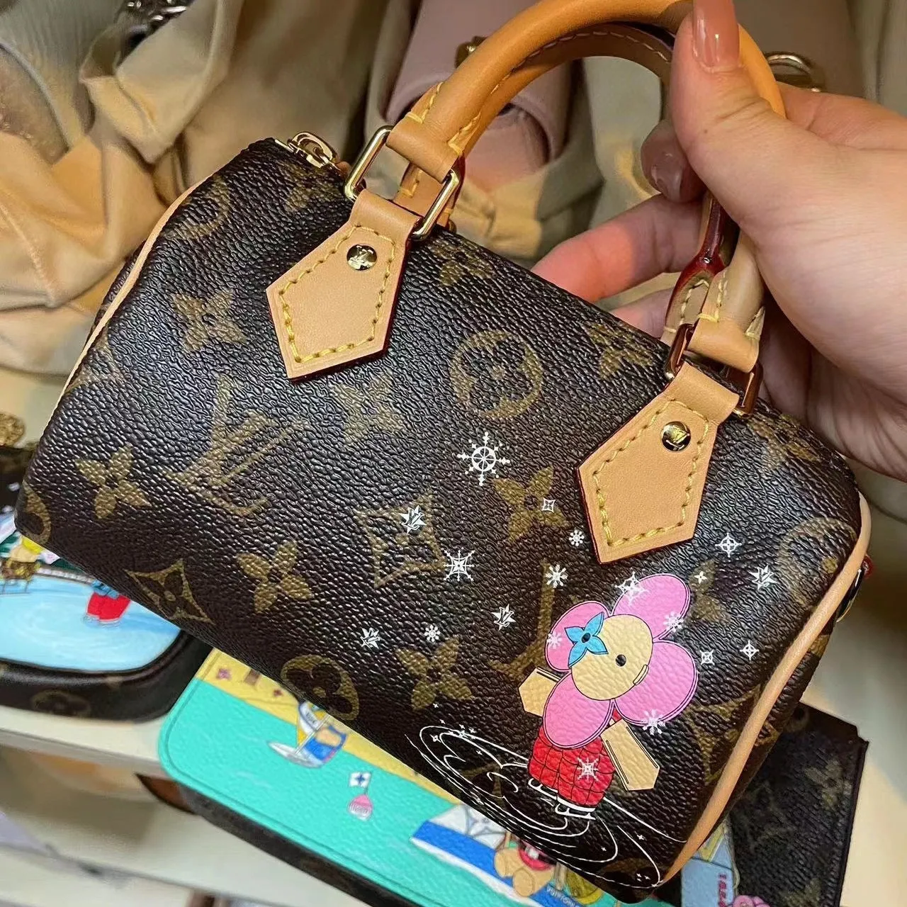 Fashionable four-leaf clover star flower pattern crossbody bag