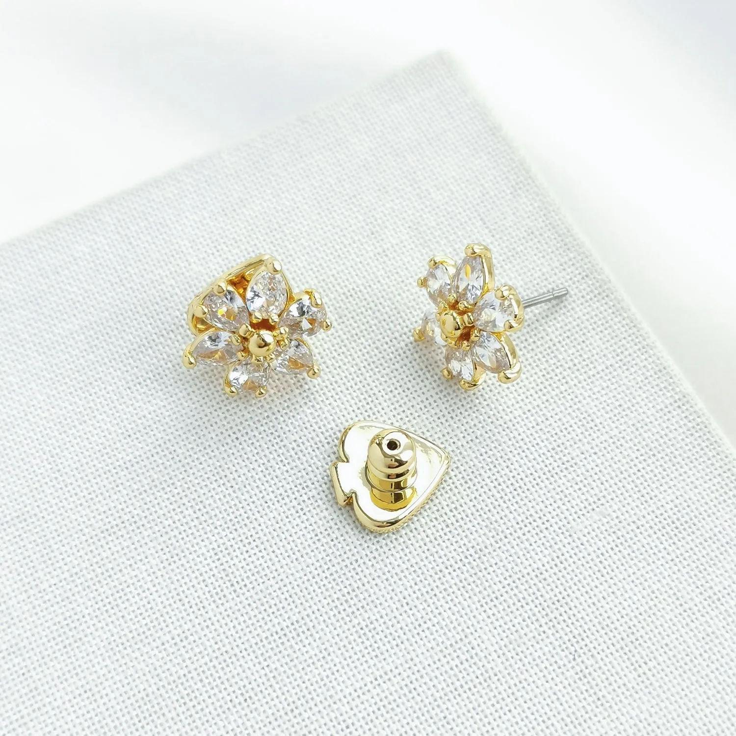 First Bloom Stud Earrings (Clear)