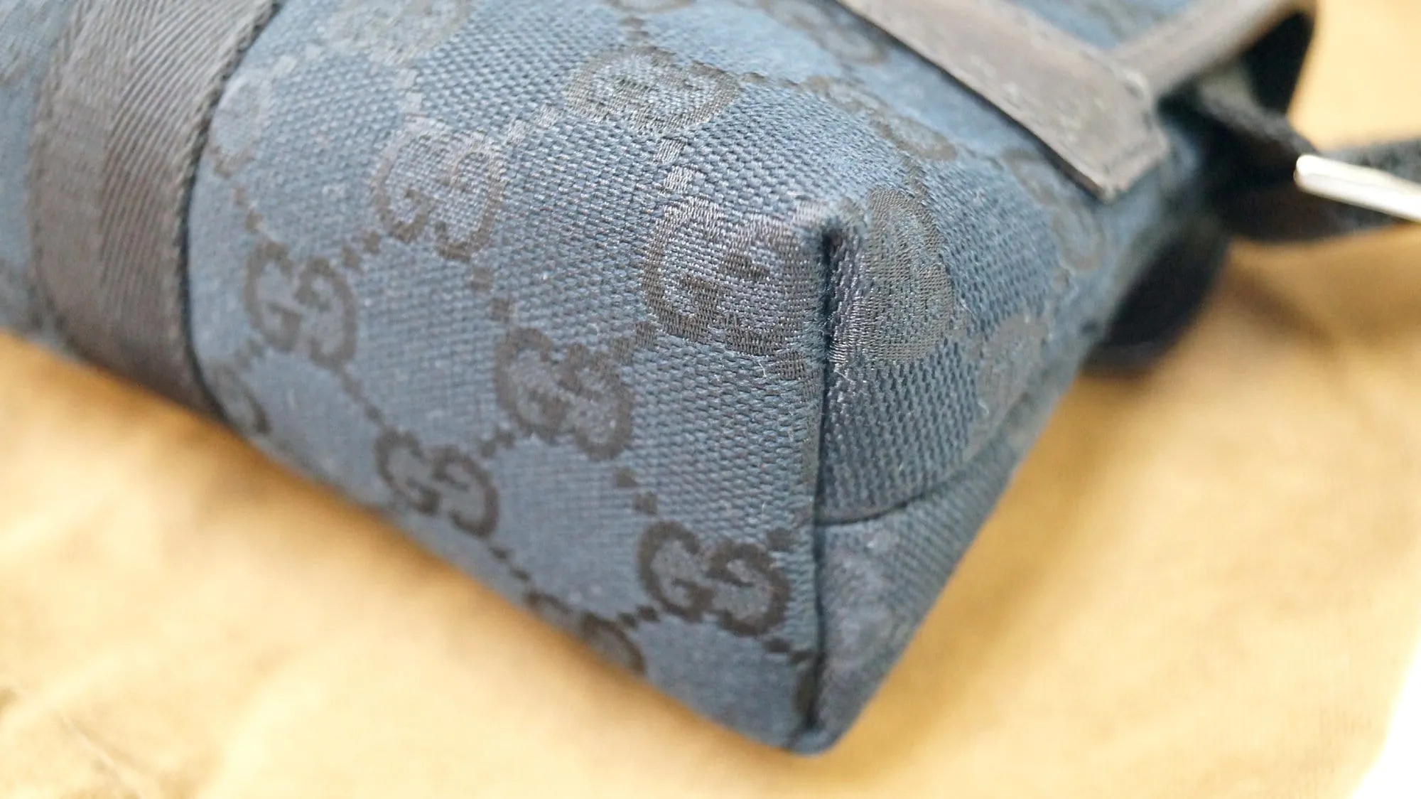 GUCCI GG Monogram Black Waist Bag 131236