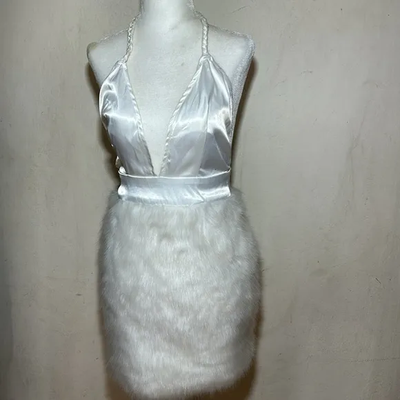 Hera Collection White Halter Dress with Faux Fur Bottom Size Small