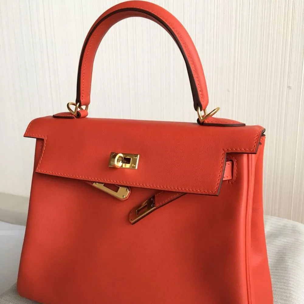 Hermès Kelly 25 Capucine Swift Gold Hardware GHW