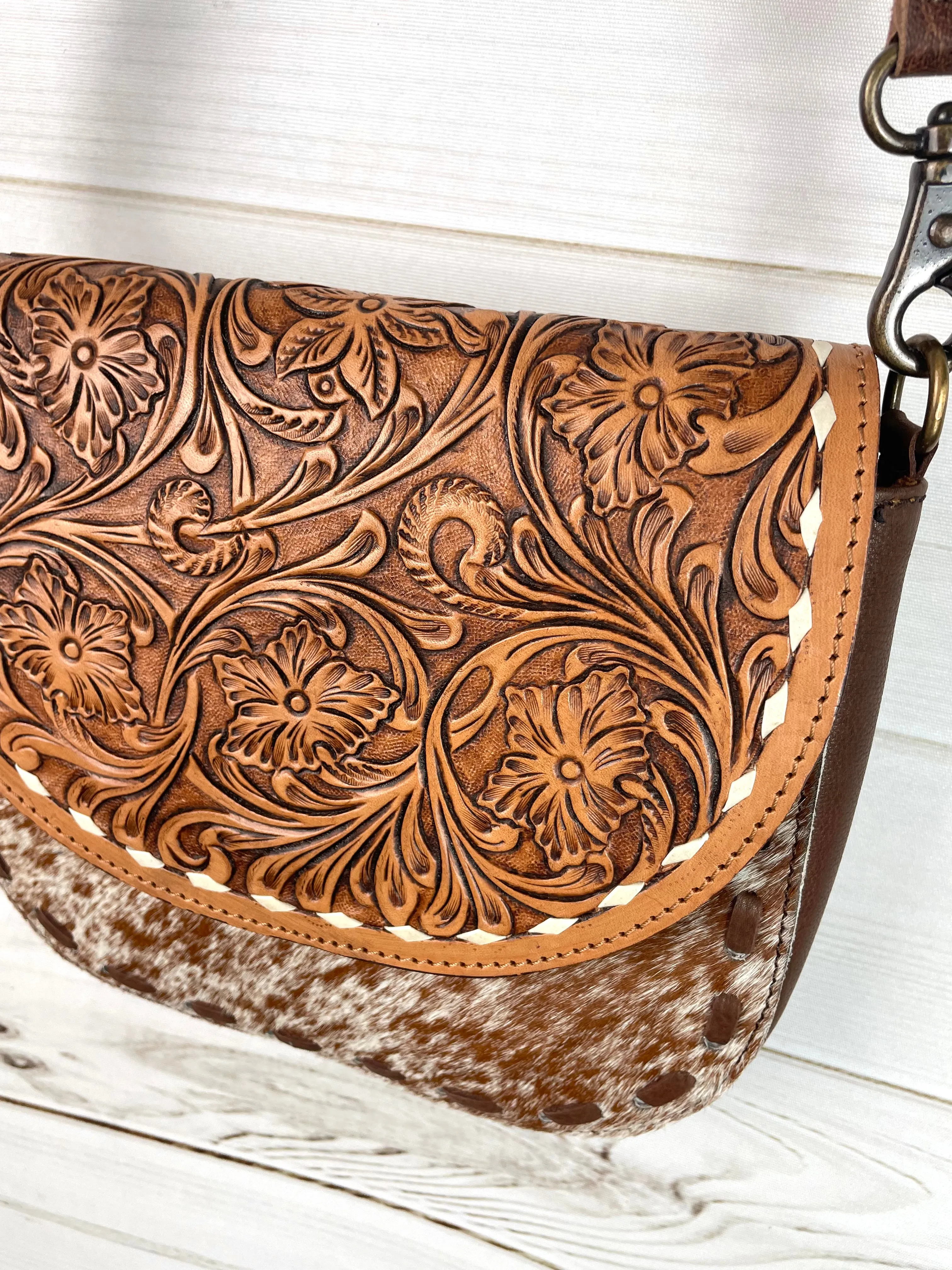 Hide Buckstitch Leather Saddle Bag Style Handbag