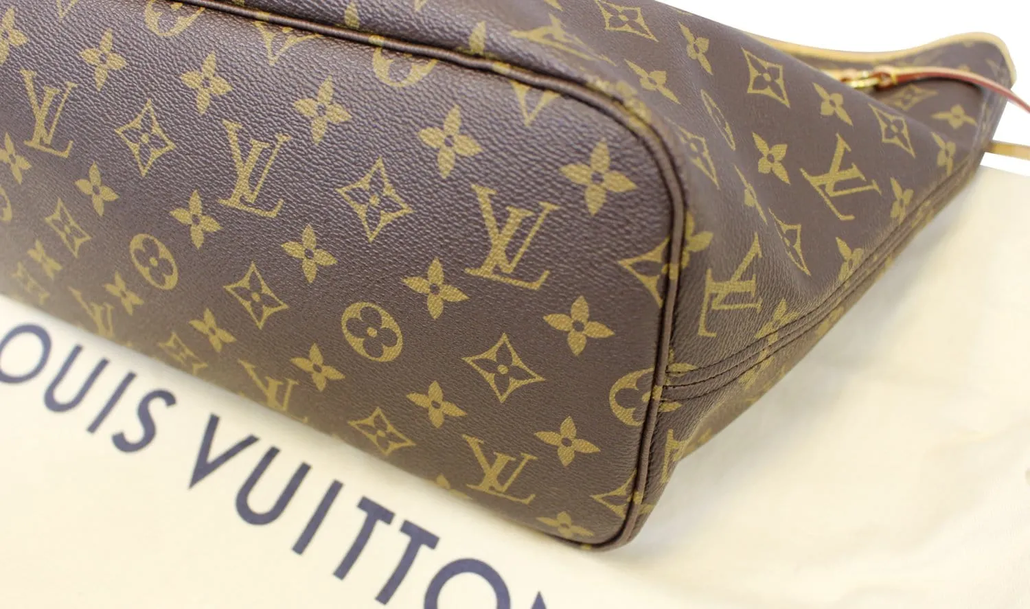 LOUIS VUITTON Monogram Canvas Neverfull MM Brown Tote Bag Fuchsia