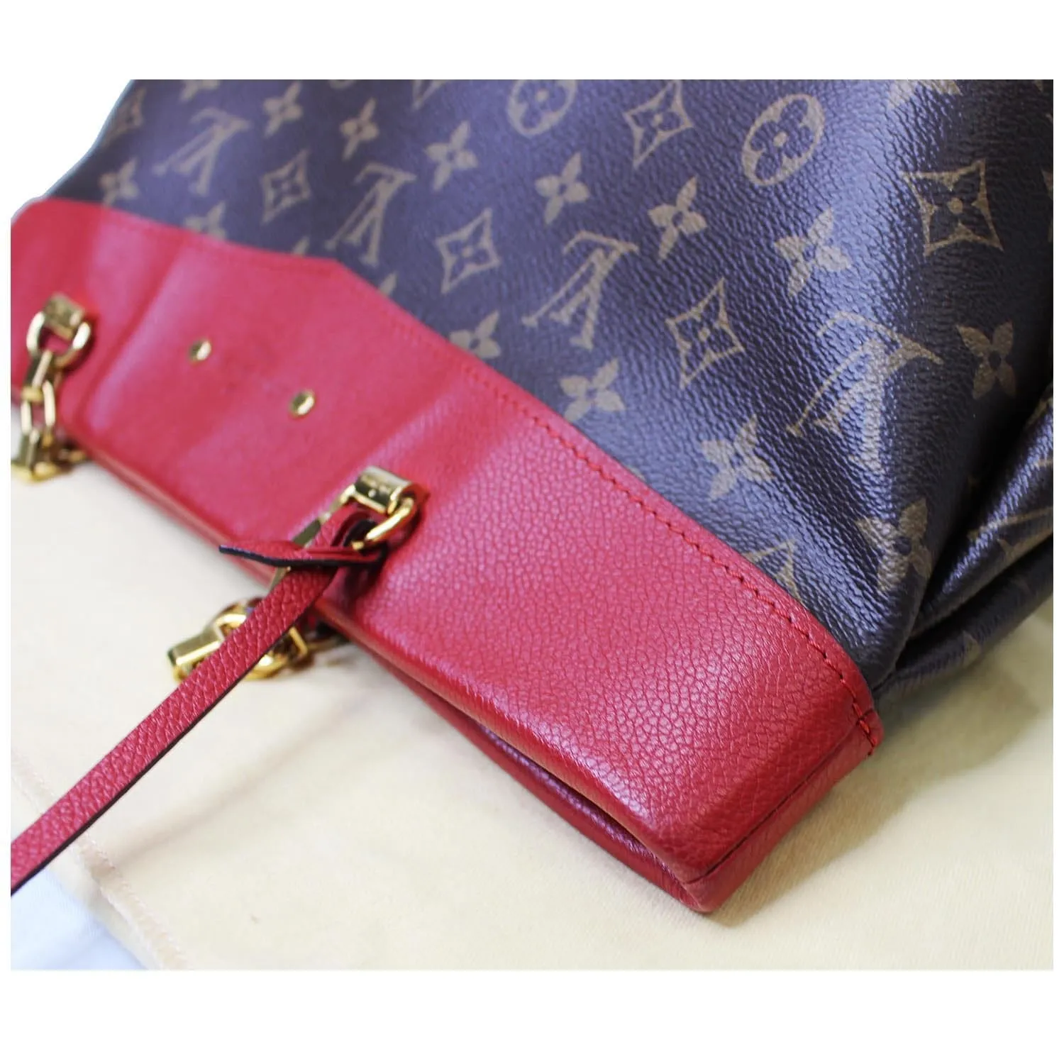 LOUIS VUITTON Pallas Chain Shopper Monogram Canvas Shoulder Bag Cherry