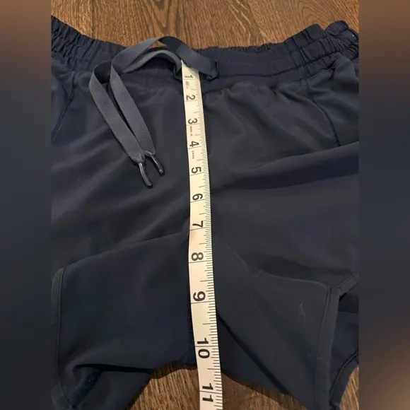 lululemon Navy blue  hotty hot shorts 10 drawstring