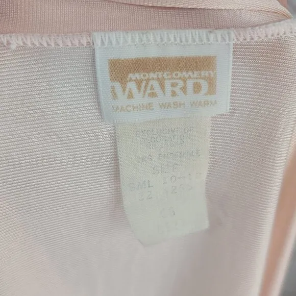 Montgomery Ward Long Robe Pink Size Small Pockets Belt Ties 100% Nylon Vintage