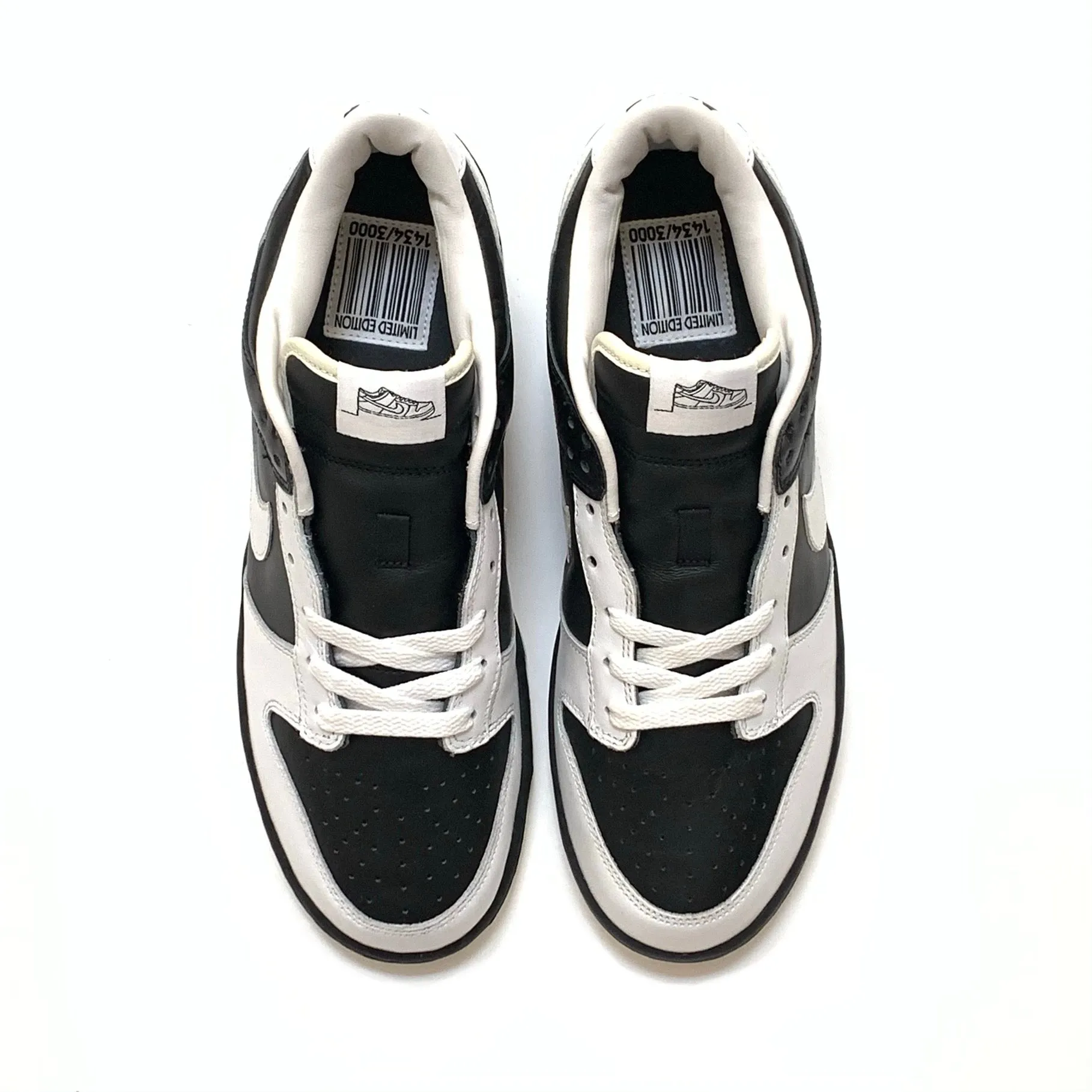 NIKE DUNK LOW COURIR BARCODE