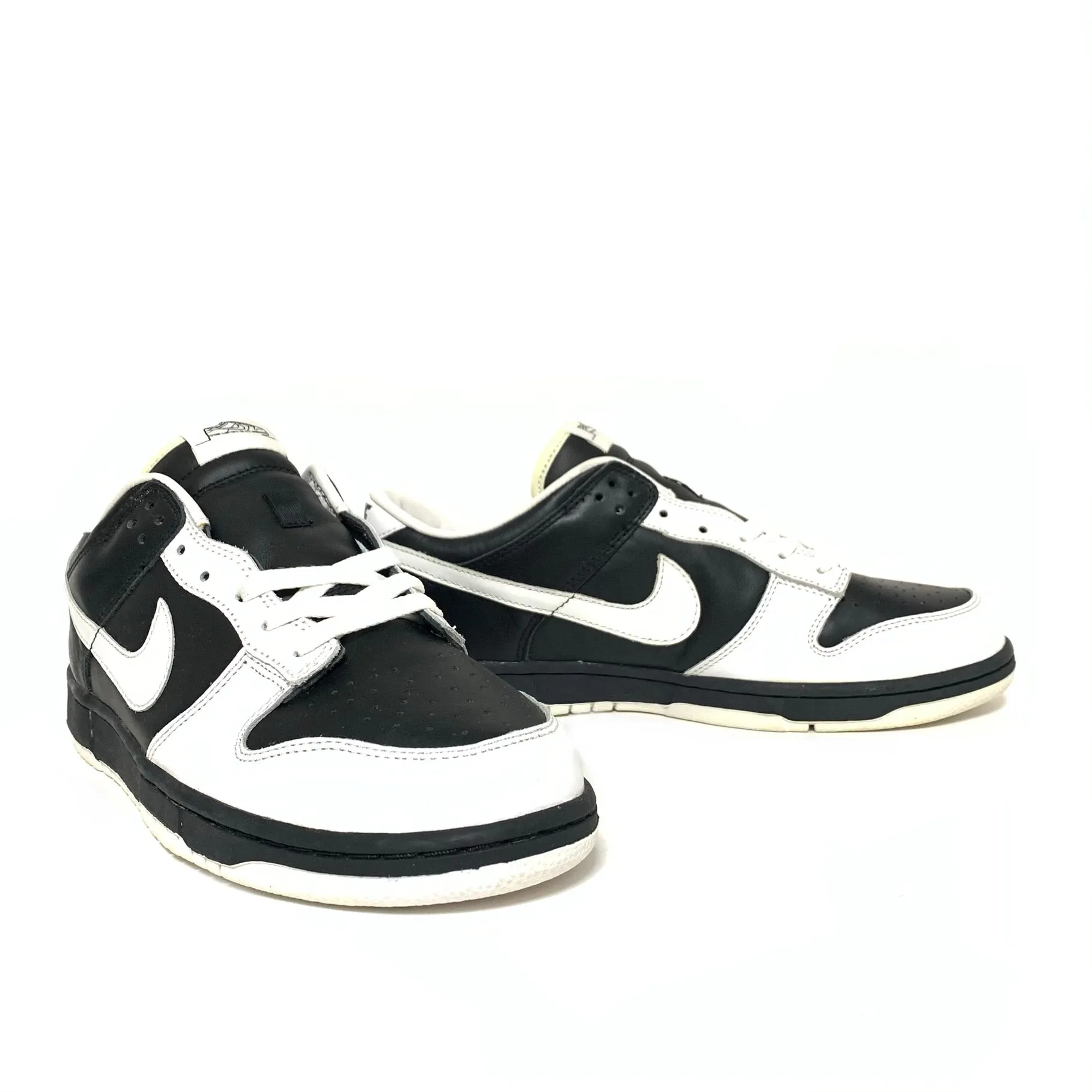 NIKE DUNK LOW COURIR BARCODE