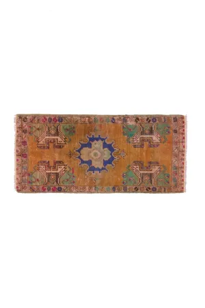 No. 1527 Mini Turkish Vintage Rug - 1'8.5" x 3'8"