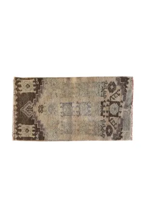 No. 1608 Mini Turkish Vintage Rug - 1'5.5" x 2'9"