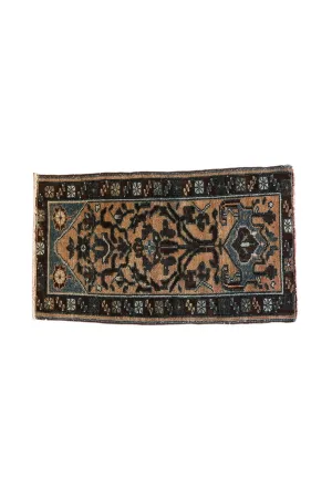 No. 1611 Mini Turkish Vintage Rug - 1'5" x 3"