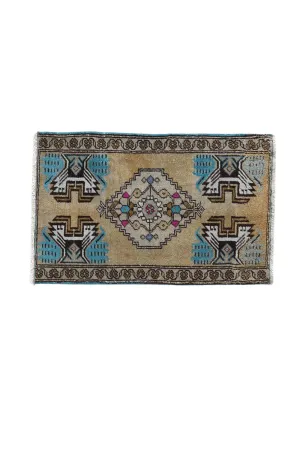 No. 1658 Mini Turkish Vintage Rug- 1'7.5" x 2'6"
