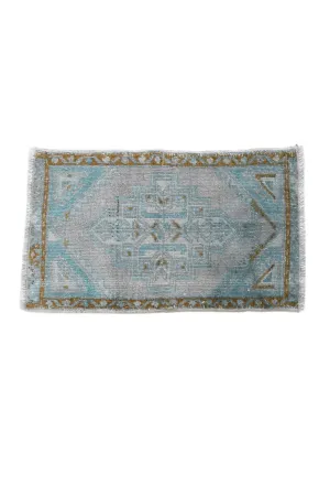 No. 1659 Mini Turkish Vintage Rug- 1'5" x 2'5"