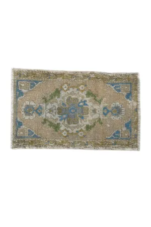 No. 1662 Mini Turkish Vintage Rug- 1'8" x 2'8.5"