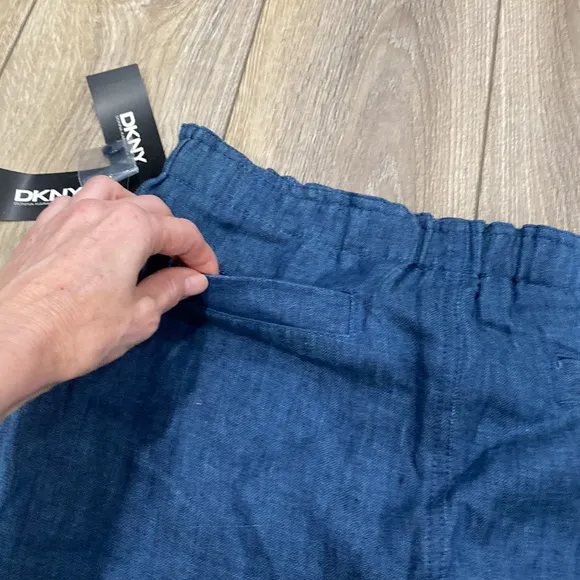 NWT DKNY 100% Linen Denim Blue Elastic Waist Knee Length Skirt 10