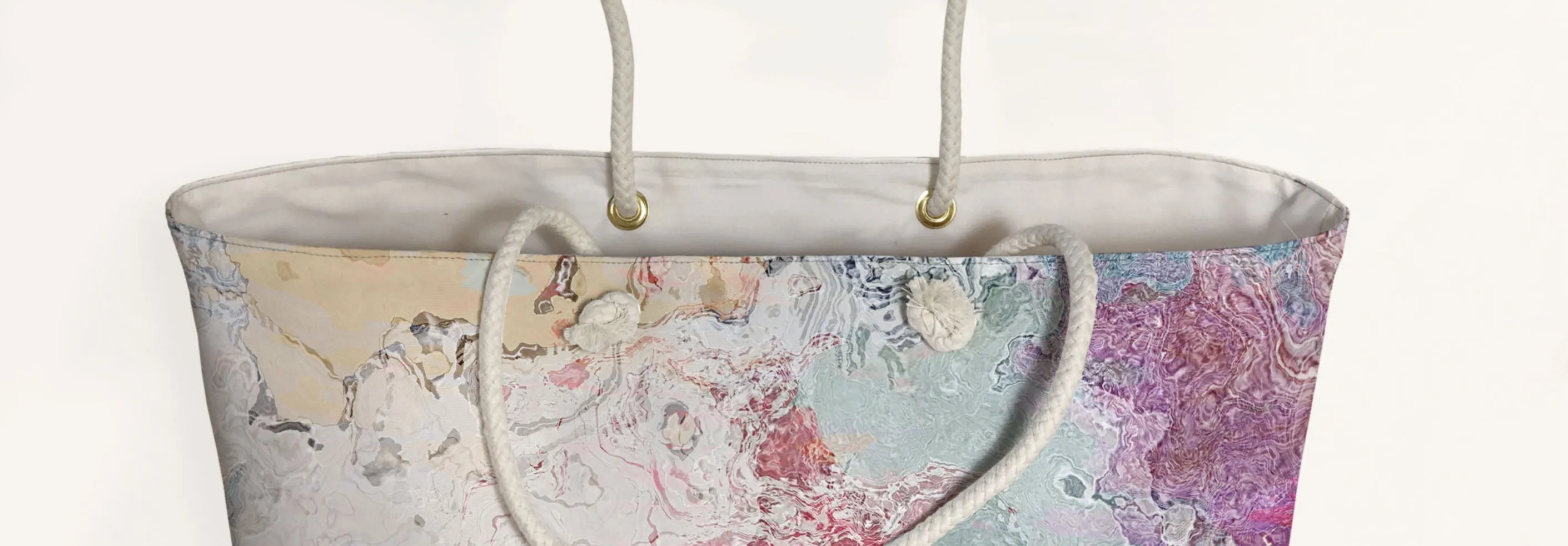 Oversized Tote, Interlude