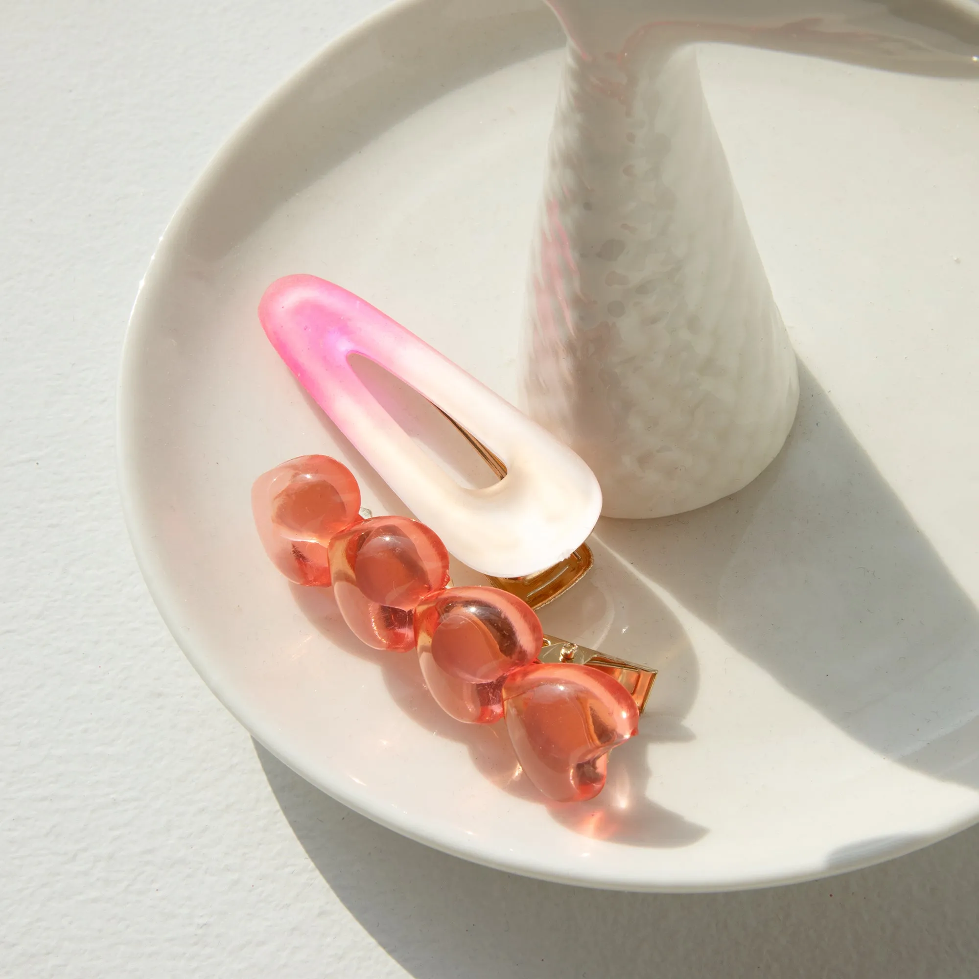 Pack of pink hair clips