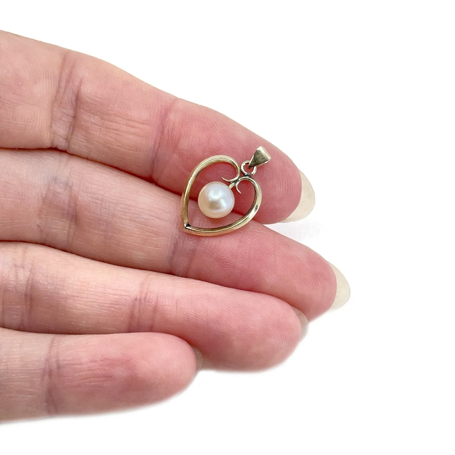 Petite Mid Century Heart Japanese Saltwater Akoya Pearl Vintage Pendant- 10K Yellow Gold
