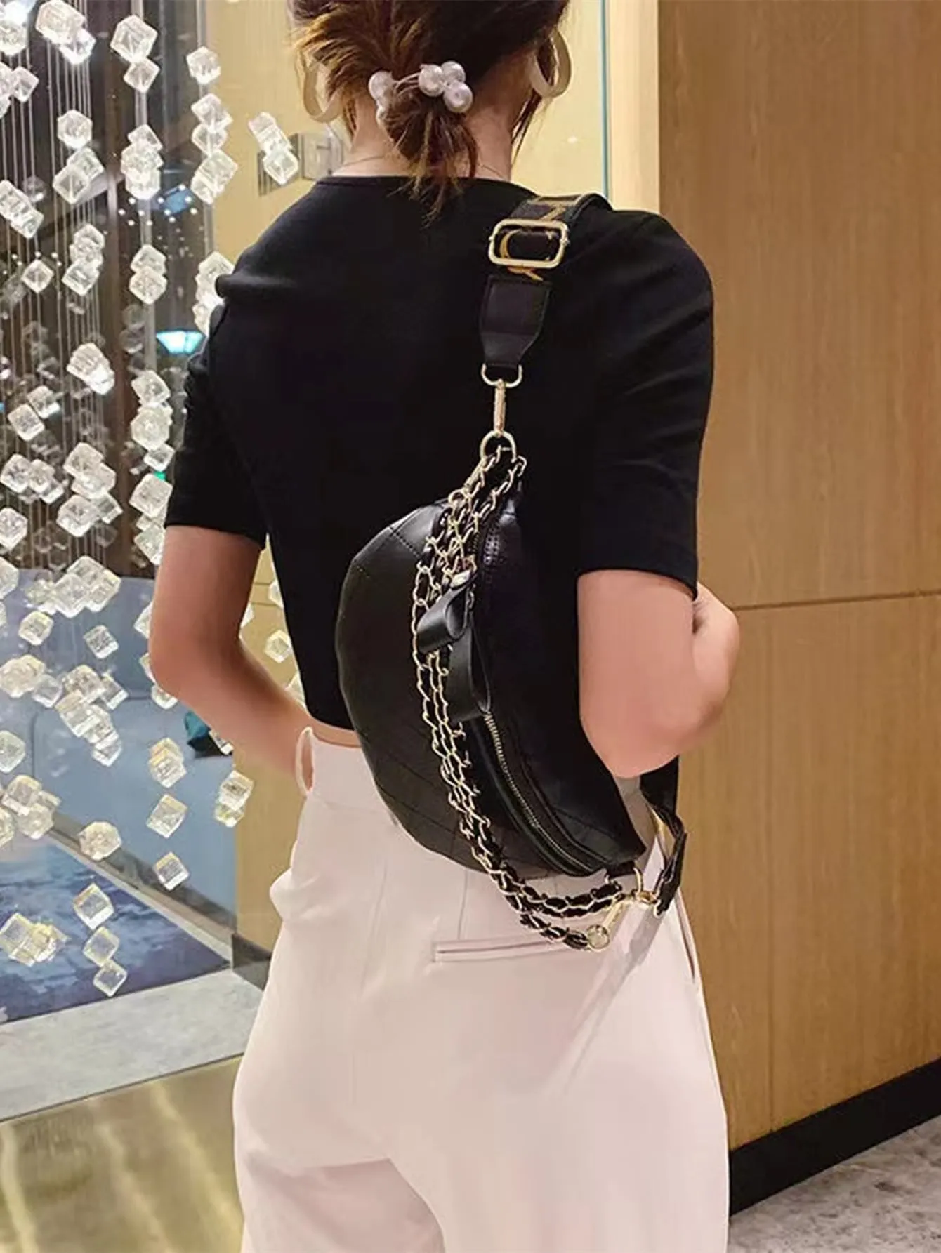 Quilted Chain Decor Waist Bag - Black