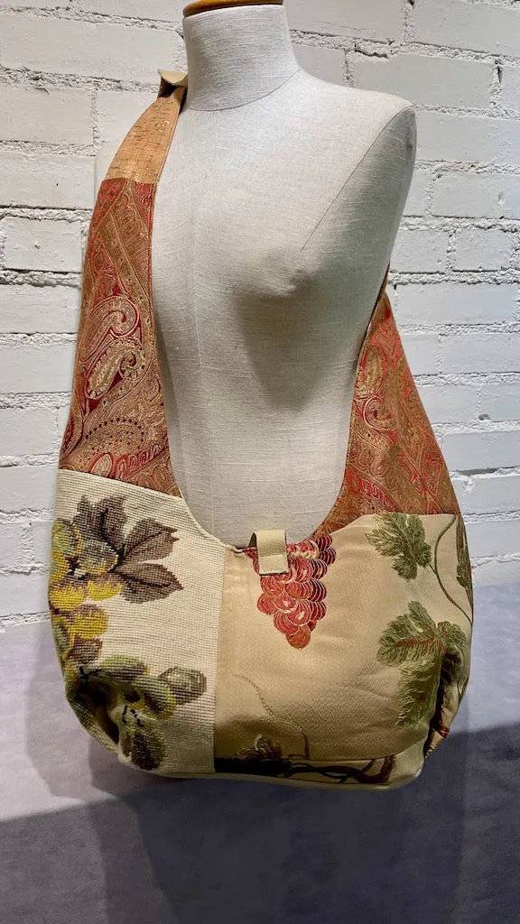 "GRAPES AND WINE"  Vintage Crossbody Handbag