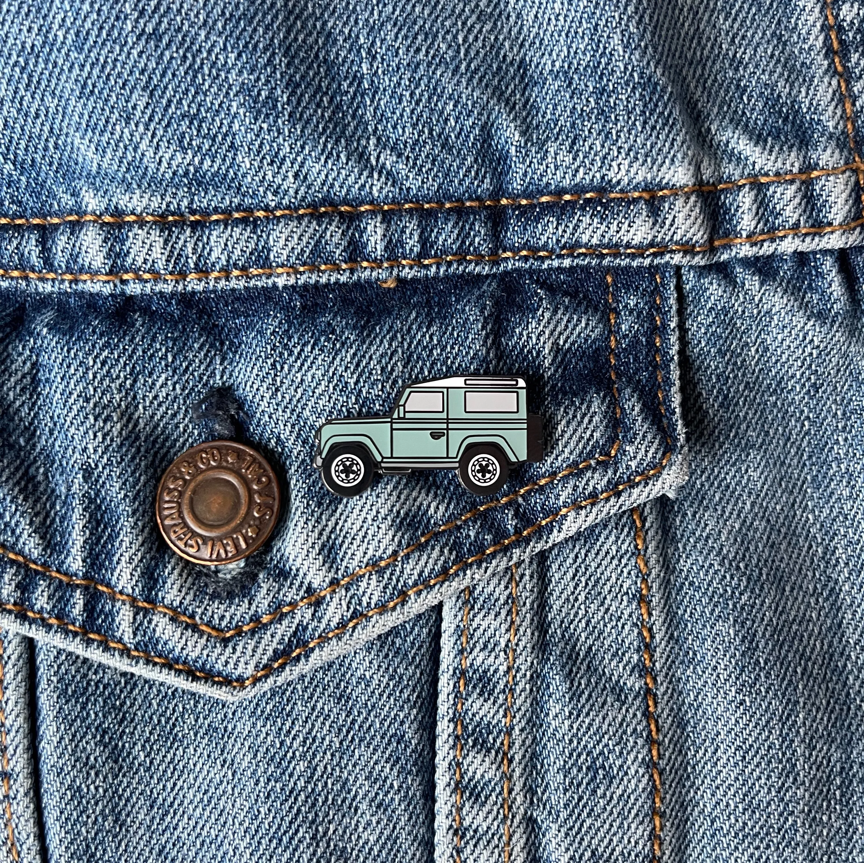 "Land Rover Defender 90" Lapel Pin