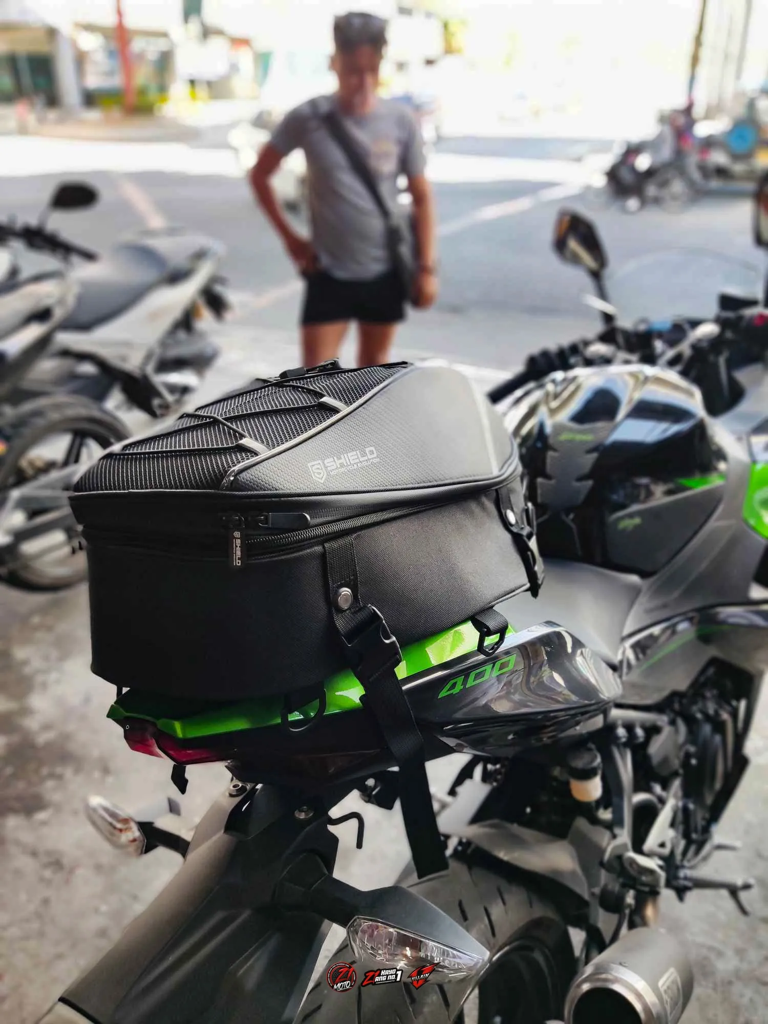 SHIELD TAIL BAG
