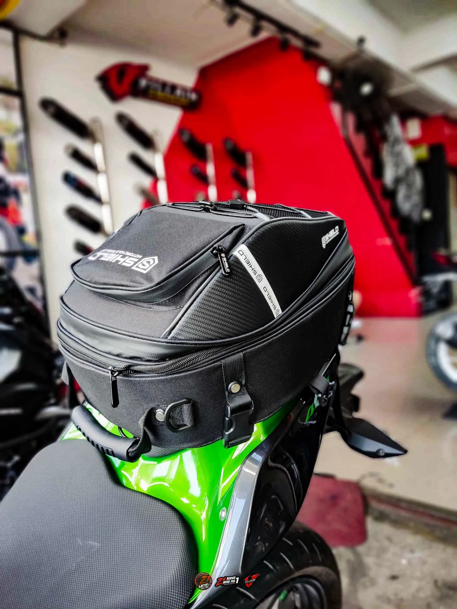 SHIELD TAIL BAG