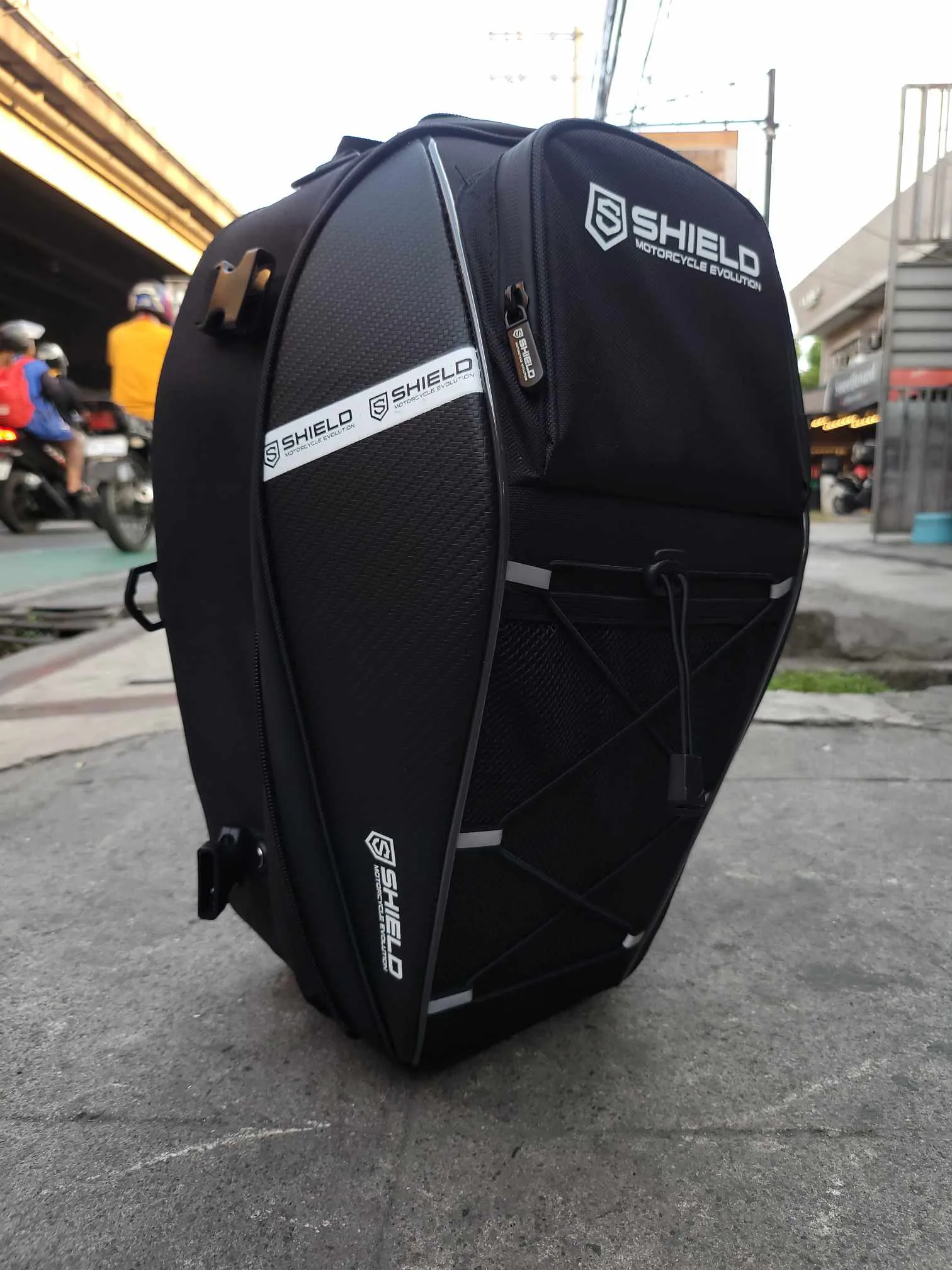 SHIELD TAIL BAG