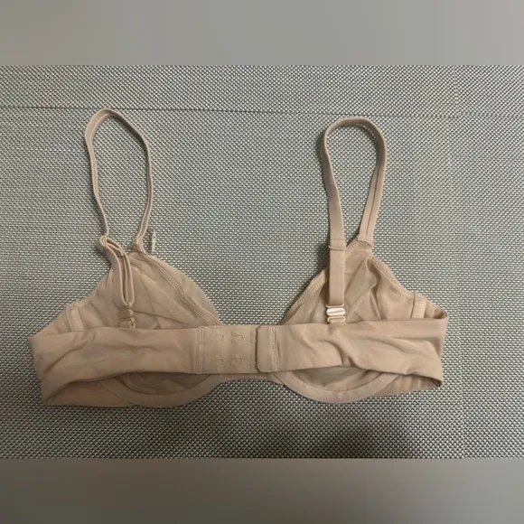 Skims unlined underwire bra NWT size 34C SAND