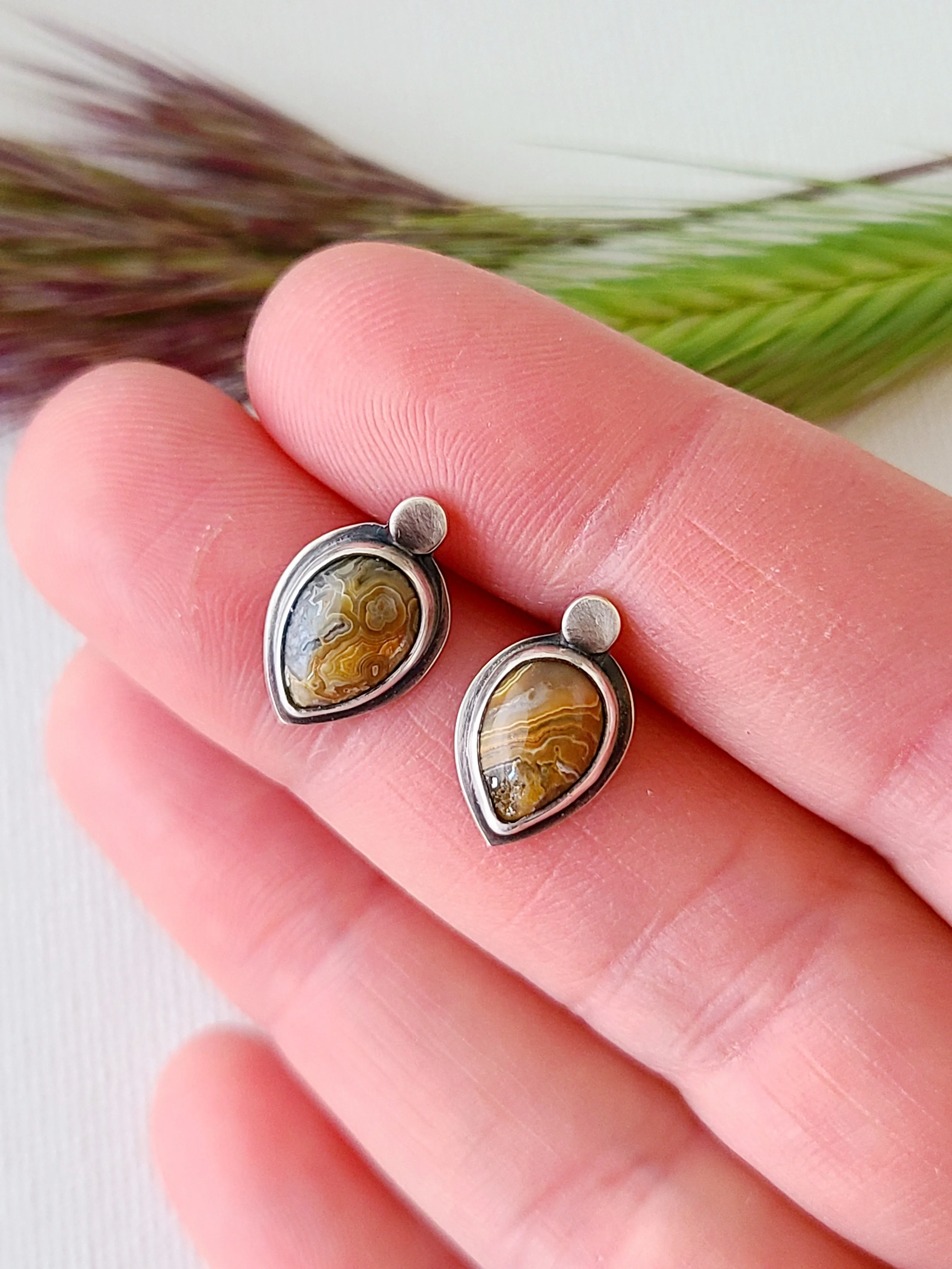 Skipping Stones stud earrings with Crazy Lace Agate