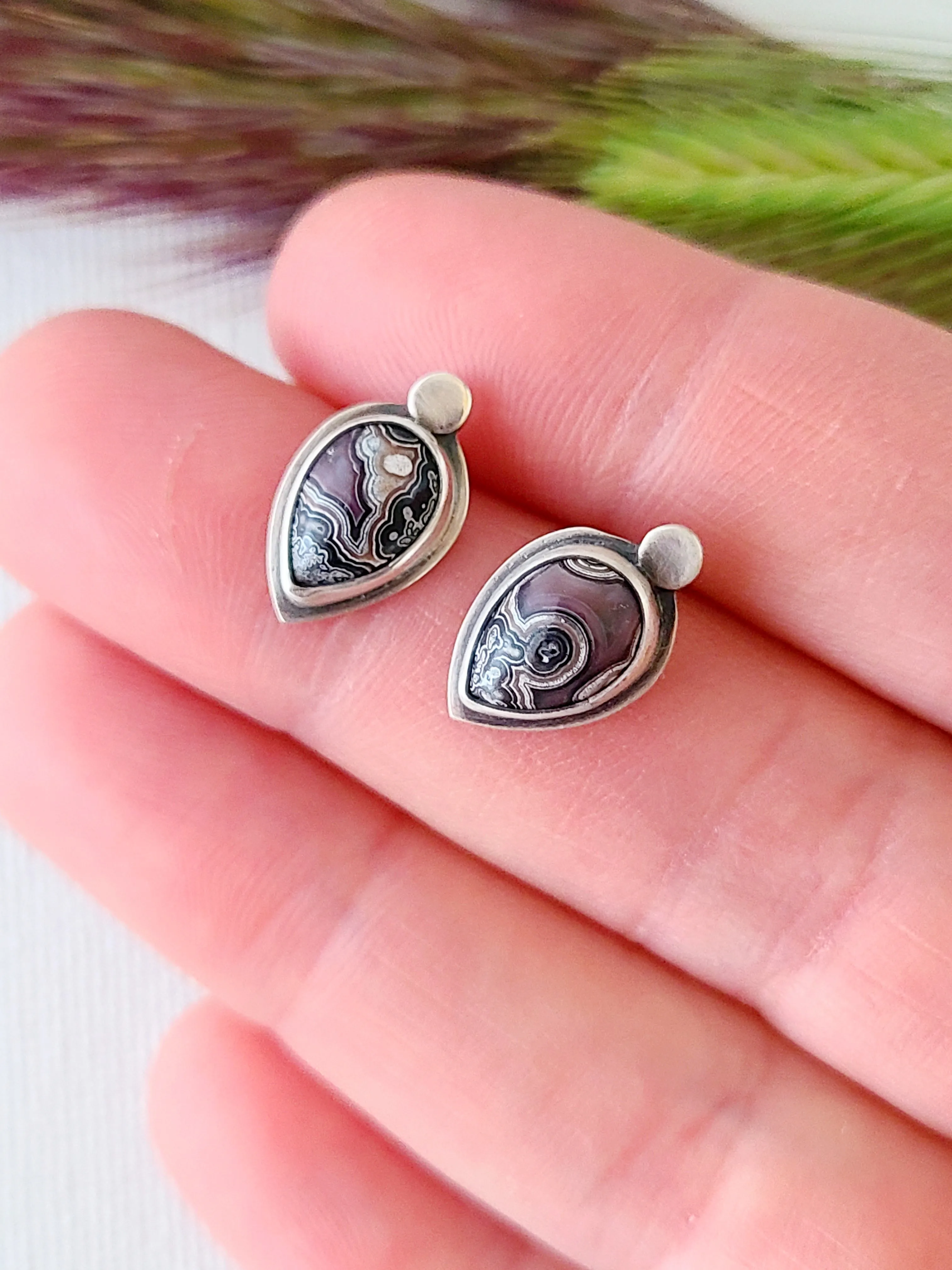 Skipping Stones stud earrings with Crazy Lace Agate